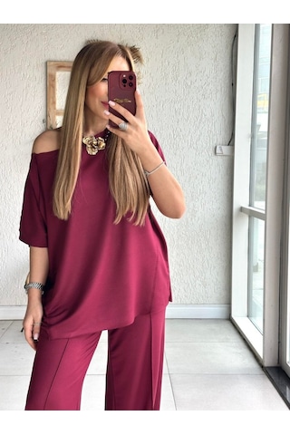 Soonaksesuar Kadın Tek Omuzdan Açık Geniş Kesim Viskon Iki Iplik Bluz Ve Pantolon Ikili Takım Bordo