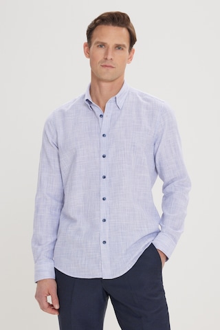 AC&Co / Altınyıldız Classics Erkek Mavi Slim Fit Dar Kesim Düğmeli Yaka Flamlı Casual Gömlek 4A2022200073MAVM Mavi