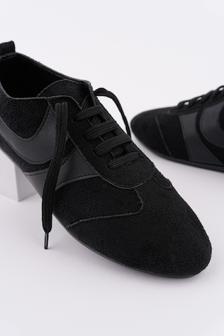 Muggo Vibe Bağcıklı Günlük Kadın Sneaker Spor Ayakkabı Siyah