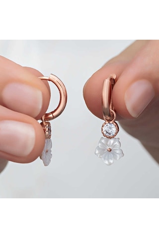 Kenpazar Gümüş Rose Sallantılı Manolya Çiçeği Kadın Küpe Gümüş