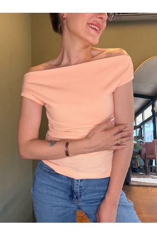 Ali Butik Kavun İçi Geniş Yaka Tişört