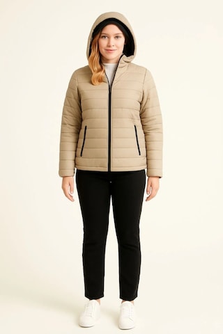 Şişme Kapüşonlu Fermuarlı Mont Su Itici Kapitone Astarlı Kumaş Cepli Kışlık Rahat Kalıp - Bej Bej