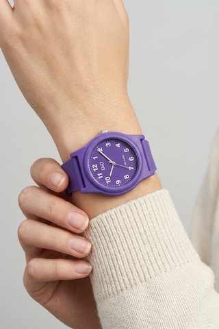 Q&q Qcg2226 Mor Bold Rakamlı Silikon Kordonlu 38 Mm Su Geçirmez Unisex Kol Saati