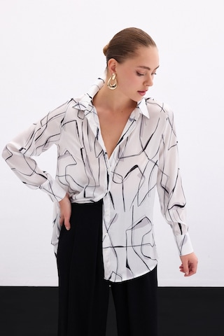 Sateen Yırtmaç Detaylı Gömlek - Ekru-136103 Ekru