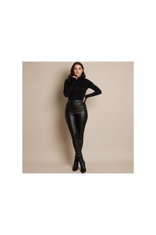Unika Boutique Uzun Kol Dik Yaka Parmak Geçmeli Body T-shirt Siyah