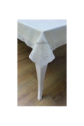 Dantel İşleme Görünümlü Düz Kendinden Desenli Yıldız Çiçek Kaymaz Kalın Lüks Pvc Dikdörtgen Muşamba Masa Örtüsü 122 X 153 Cm Krem