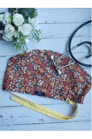 Tesettür Kahverengi Çıtır Çiçekler Desenli Cerrahi Bone Doktor Hemşire Sağlıkçı Bonesi Geniş Kesim