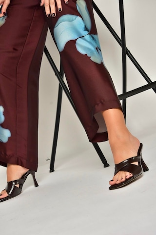 Fox Shoes P590033060 Kahverengi Rustik Çapraz Bantlı Kalın Topuklu Kadın Terlik Kahverengi