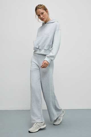 Grımelange Tansy Kadın Kolları Kumaşın Tersinden Yapılmış Kapüşonlu Relaxed Fit Grimelanj Sweatshirt Grimelanj