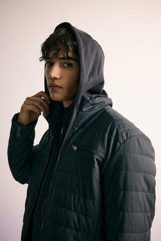 DeFacto Su İtici Slim Fit Suni Deri Mont Dar Kesim Dik Yaka Fermuarlı Cepli B3568AX24SPAR231