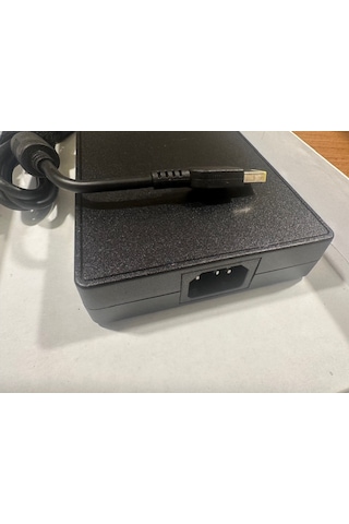 20 Volt 15 Amper Lenovo Uyumlu Notebook Adaptör 300 Watt Lenovo Uyumlu Adaptör