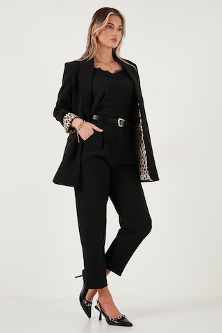 Lela Regular Fit Yüksek Bel Düz Paça Kemerli Bayan Pantolon 68350938 Siyah