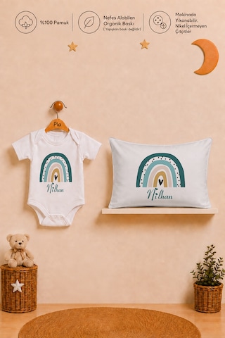 Pia Baby İsimli Erkek Bebek Hediye Seti %100 Pamuk Organik Baskılı Body Yastık Kılıfı Ve Ham Bez Bebek Kıyafet Kesesi 1095byk6x Ekru