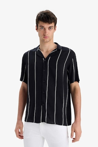 DeFacto Regular Fit Apaş Yaka Çizgili Yazlık Kısa Kollu Gömlek E2559AX25SMBK81