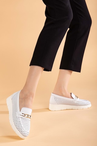 Analin Shoes Kadın Hakiki Deri Günlük Lazerli Tokalı Rahat Ayakkabı Beyaz