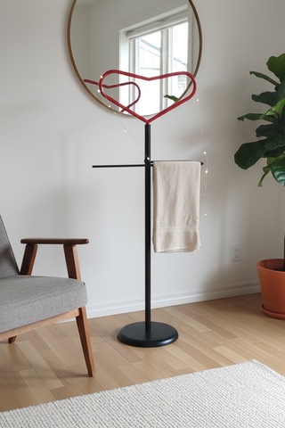 Rosaline Metal Kalp Figürlü Dilsiz Uşak - 45x115 Cm Elektrostatik Fırın Boyalı Siyah/kırmızı