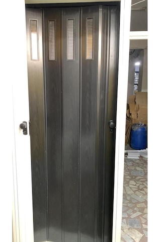 1sıra Camlı Karaağaç Ahşap Desenli Akordeon Kapı 72x215cm 1sıra Camlı Karaağaç Ahşap Desenli Akordeon Kapı 72x215cm