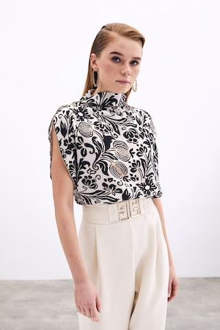 Sateen Aksesuarlı Yarasa Kol Bluz - Siyah-135760 Siyah