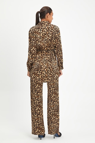 Serpil Exclusive Kadın Leopar Desenli Takım - Kemer Detaylı, Modern Ve Şık Tasarım - Günlük Ve Özel Kullanımlar İçin Takım Camel
