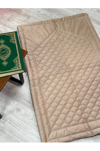 El Yapımı Nakış İşlemeli Kadife Seccade Bej