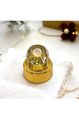 Mobgift 360 Derece Dönen Sarı Led Işıklı Gold Standlı Usb'li Merdiven Çıkan Astronot Cam Küre Çok Renkli