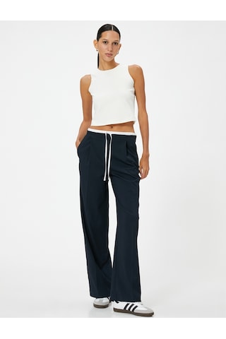 Koton Crop Atlet Basic Bisiklet Yaka Pamuklu Standart Kesim Kırık Beyaz 4sak10102ek Ekru