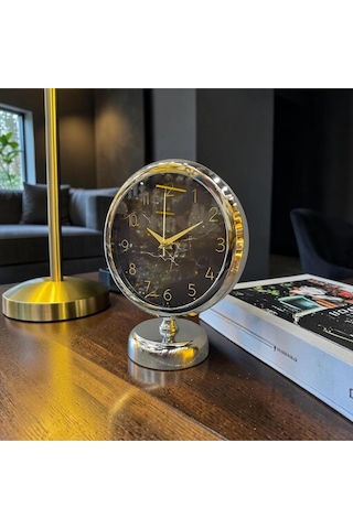 Silver Noir Modern Masa Saati Gümüş & Siyah Minimal Tasarım Şık Ofis Ve Ev Dekor Aksesuarı Gümüş Silver Noir Modern Masa Saati Gümüş & Siyah Minimal Tasarım Şık Ofis Ve Ev Dekor Aksesuarı Gümüş