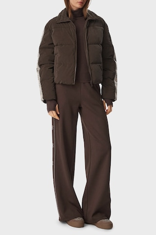 Guess Kapitoneli Logolu Regular Fit Dik Yaka Şişme Mont V5bl11wgyc2 Kadın Mont V5bl11 Wgyc2 G1ea Kahve