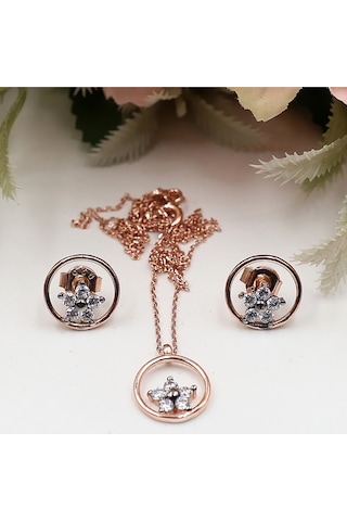 Yuvarlak Halka İçinde Elmas Çiçek Montürlü Set Rose Gold - Gümüş