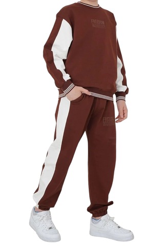 Erkek Çocuk Freedom Yazılı Beyaz Şerit Detaylı Kahverengi Renk Oversize Kalıp Eşofman Takımı Kahverengi