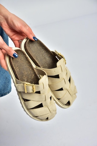 Fox Shoes Y596549502 Bej Süet Tokalı Önü Kapalı Kadın Terlik Fox Shoes Y596549502 Bej Süet Tokalı Önü Kapalı Kadın Terlik