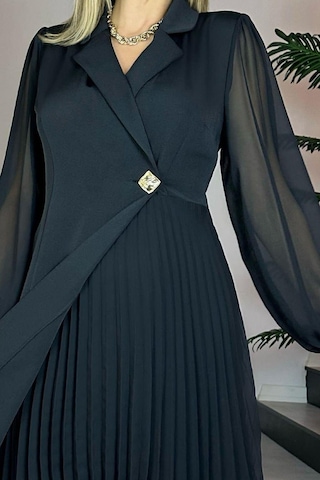 G0793 Kruvaze Yaka Düğme Detaylı Piliseli Elbise Siyah-siyah