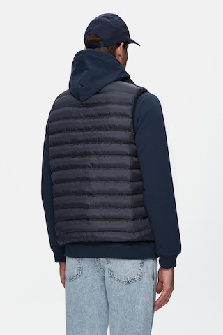 Blume Lacivert Fermuarlı Ve Cepli Polyester Standard Fit Erkek Yelek Lacivert