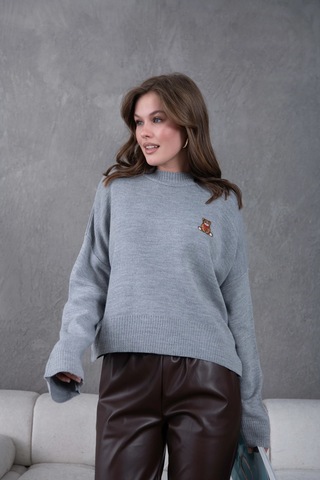 Park Karon Kadın Gri Dik Yaka Oversize Nakışlı Triko Kazak 224301 Gri