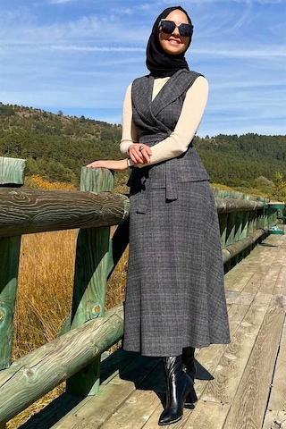 Rabia Şamlı Azize Etek Yelek Takım Antrasit Normal