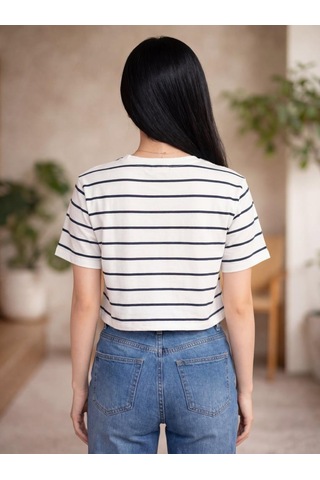 Nealirsanall.com Kadın Çizgili Kalp Nakışlı Crop T-shirt - Bisiklet Yaka Kısa Tişört Çok Renkli