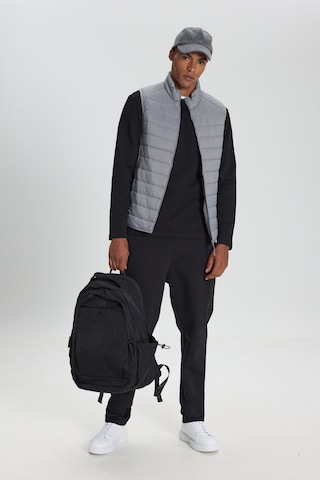 AC&Co / Altınyıldız Classics Erkek Rüzgar Geçirmez Taşınabilir Çantalı Sıcak Tutan Elyaf Dolgulu Ultra Hafif Standart Fit Şişme Yelek Gri