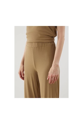 LC Waikiki Lcwaıkıkı Classic Haki Beli Lastikli Geniş Paça Kadın Pantolon