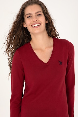 U.S. Polo Assn. Kadın Kırmızı V Yaka Basic Kazak 50313590-VR104