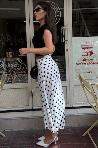 Madmext Beyaz Puantiyeli Asimetrik Kadın Etek Mg2785