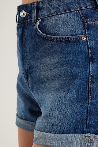 Tudors Kadın Slim Fit Dar Kesim %100 Pamuk Paça Katlamalı Açık Mavi Jean Kot Şort-35302 Açık Mavi