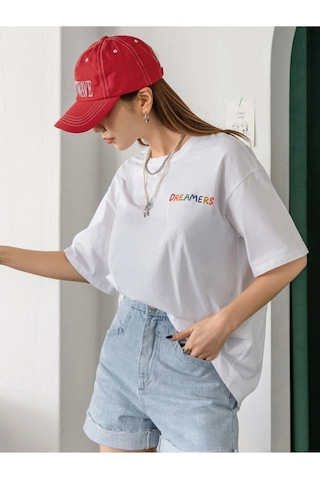 Kadın Beyaz Oversize Dreamers Baskılı T-shirt Beyaz