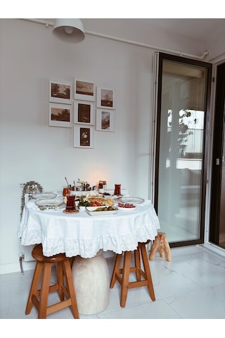 Vintage Fırfırlı Fistolu Duck Keten Yuvarlak Masa Örtüsü Beyaz