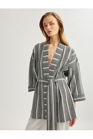 Koton Pamuklu Rahat Kalıp Kemerli 3/4 Geniş Kol Uzun Kimono Lacivert Çizgili 5sak50014ew 7s2
