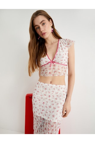Koton Çiçekli Tül Dantel Bluz Crop Fiyonk Detaylı Fırfırlı V Yaka Slim Fit Pembe Desenli 4sal30204ık Pembe