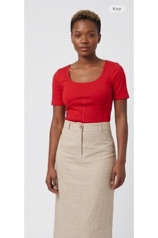 Kadın Basic Slim Fit Tişört , Modern Ve Rahat Günlük Stil Kırmızı Kadın Basic Slim Fit Tişört , Modern Ve Rahat Günlük Stil Kırmızı