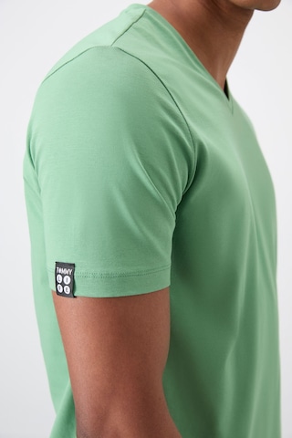 Tommylife Pastel Yeşil Basic Kısa Kol Standart Kalıp V Yaka Erkek T-shirt - 87912 Pastel Yeşil