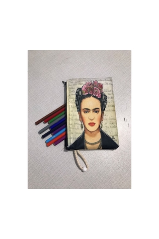 Özgür Kadın Desenli Tasarım Bez Kalemlik-cüzdan Diğer Özgür Kadın Desenli Tasarım Bez Kalemlik-cüzdan Diğer