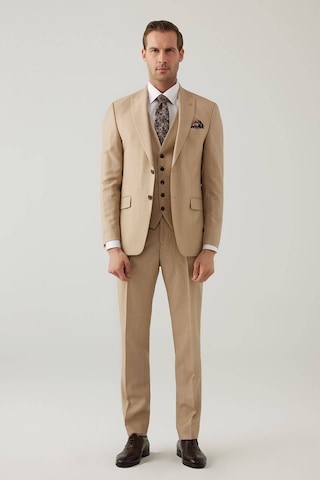 Erkek Bej Slim Fit Yelekli İtalyan Kumaş Sivri Yaka Takım Elbise