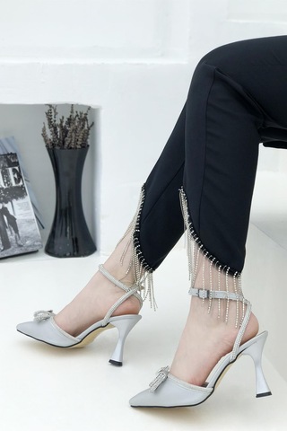 Feles Arkası Açık Bilekten Bağlamalı Saten Taşlı Stiletto GÜMÜŞ